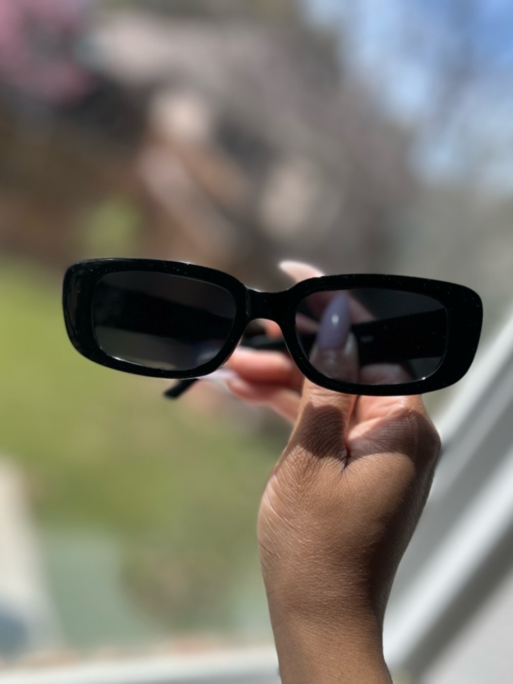 Black Rectangular Retro Sunglasses - Picture 2 of 4